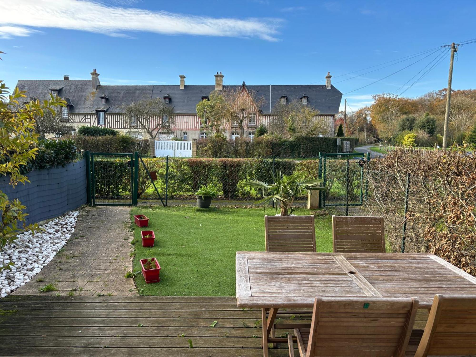 Les Douves Duplex 5 Personnes Lumineux Avec Jardin Et Terrasse Amenagee , Vue Sur Chateau A 5Mn De La Mer, Proche Omaha Beach Et Bayeux Commes 외부 사진